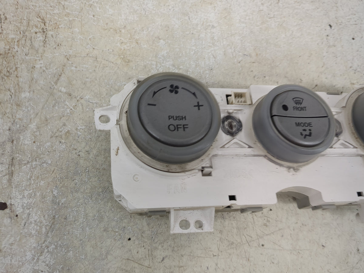2005 Mazda Mazda6 Climate Control Module Temperature AC/Heater Replacement P/N:5037223338 Fits Fits 2003 2004 OEM Used Auto 