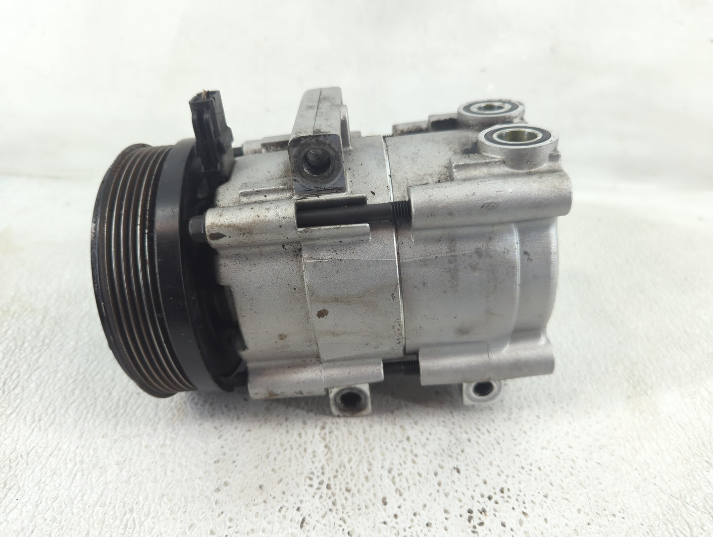 2001-2006 Mazda Tribute Air Conditioning A/c Ac Compressor Oem - Oemusedautoparts1.com