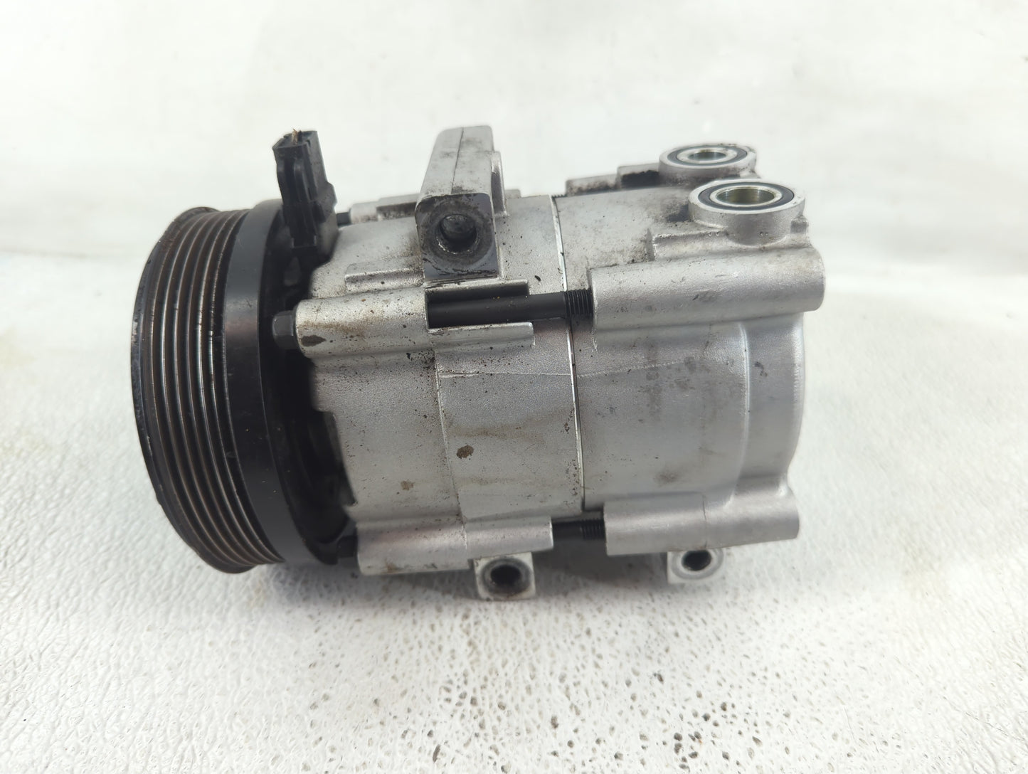 2001-2006 Mazda Tribute Air Conditioning A/c Ac Compressor Oem - Oemusedautoparts1.com