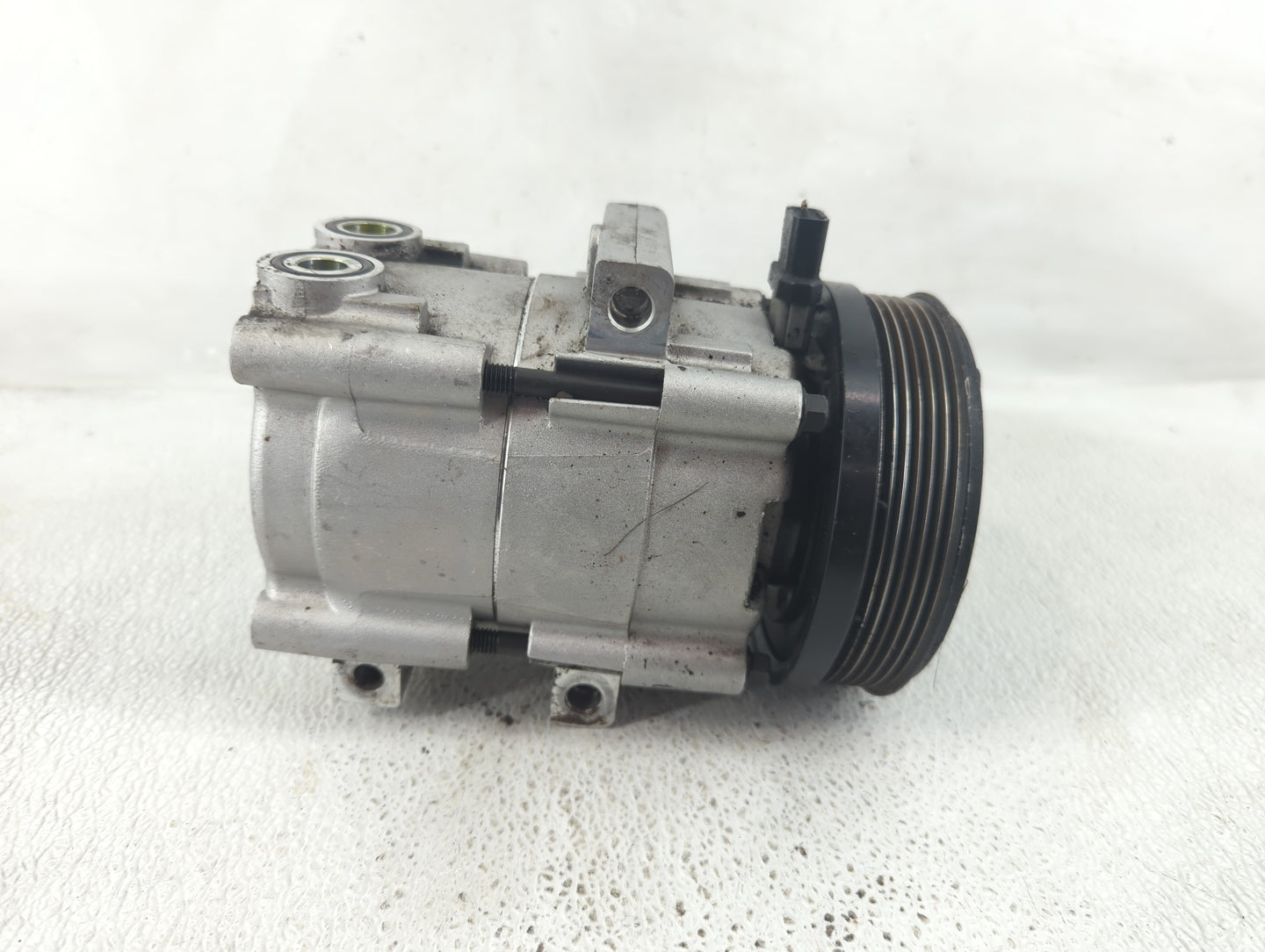 2001-2006 Mazda Tribute Air Conditioning A/c Ac Compressor Oem - Oemusedautoparts1.com