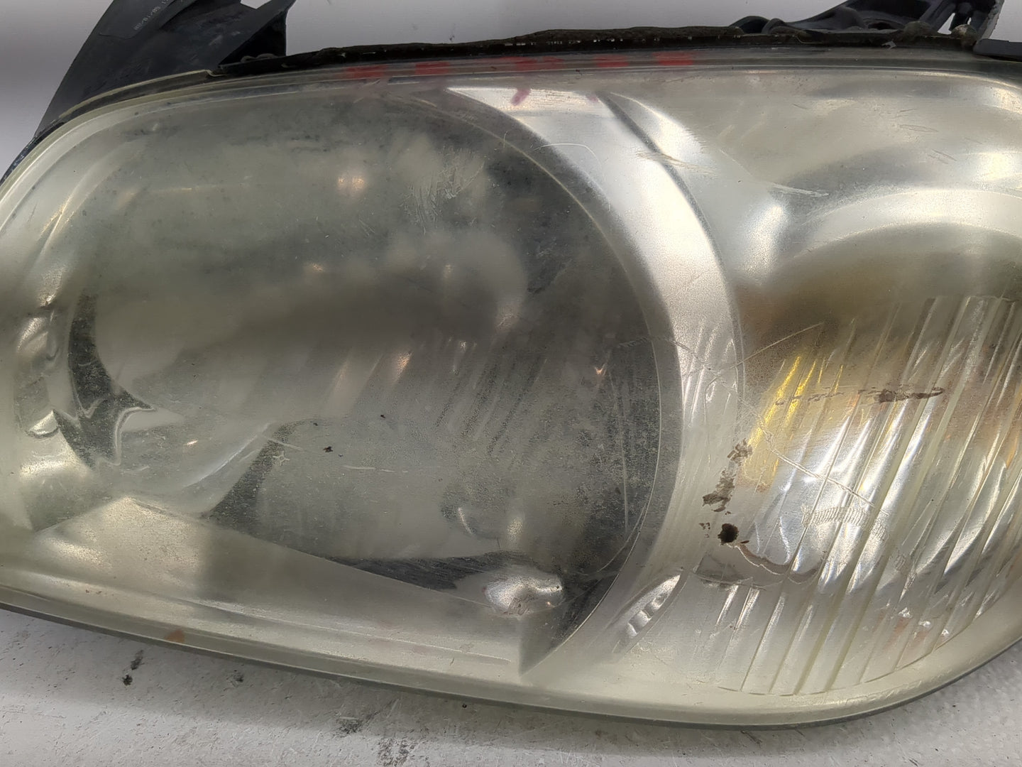 2005-2006 Mazda Tribute Driver Left Oem Head Light Headlight Lamp - Oemusedautoparts1.com