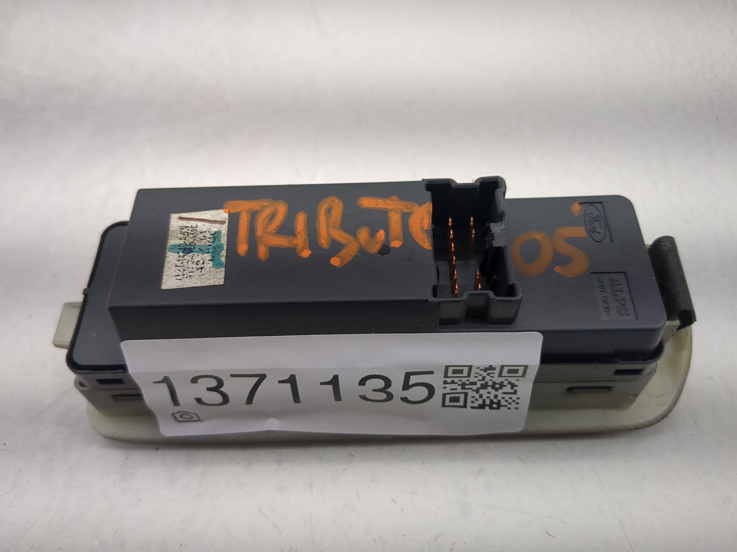 2001-2006 Mazda Tribute Master Power Window Switch Replacement Driver Side Left P/N:3L8Z-14529-AA Fits OEM Used Auto Parts -
