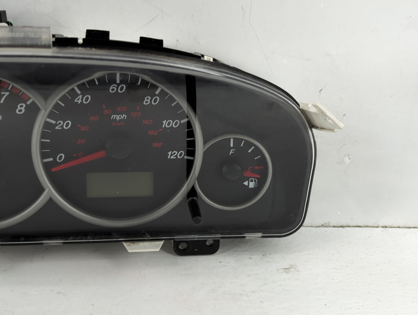 2005-2006 Mazda Tribute Instrument Cluster Speedometer Gauges P/N:5L8F-10A855-AB Fits Fits 2005 2006 OEM Used Auto Parts - O