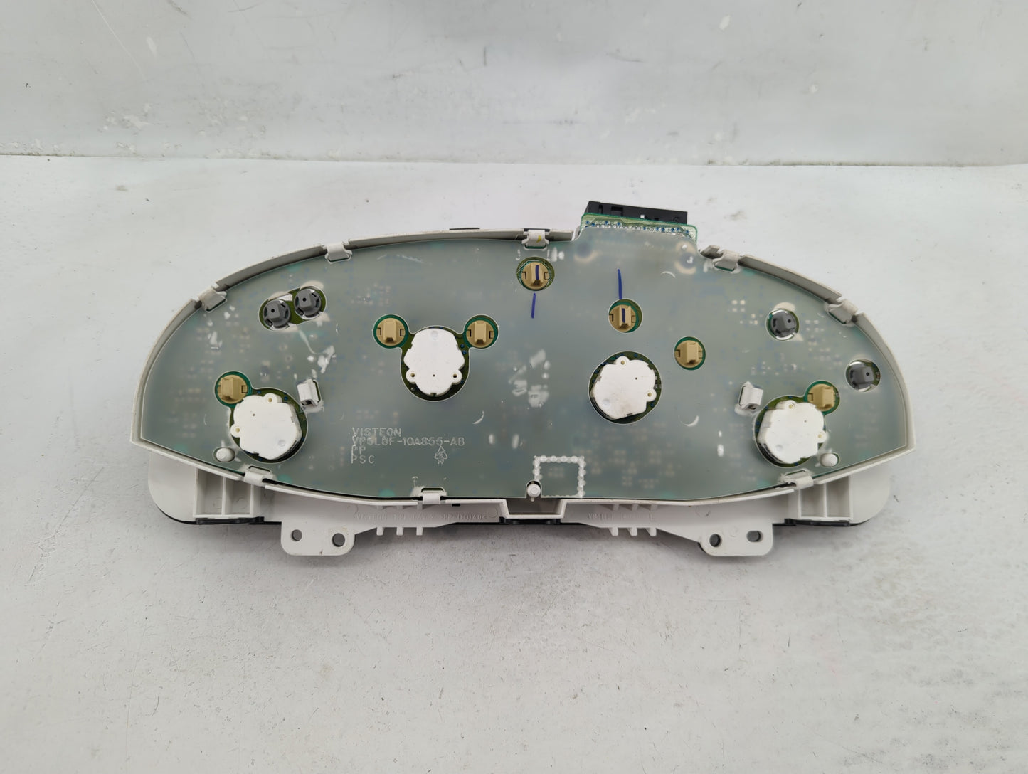 2005-2006 Mazda Tribute Instrument Cluster Speedometer Gauges P/N:5L8F-10A855-AB Fits Fits 2005 2006 OEM Used Auto Parts - O