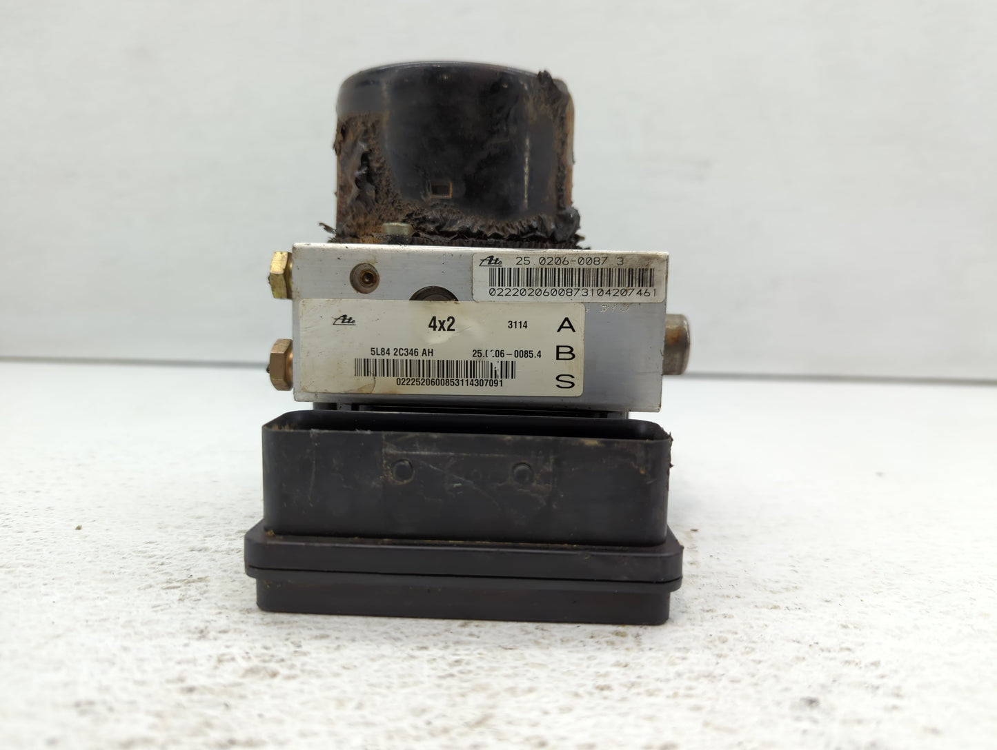 2005-2006 Mazda Tribute ABS Pump Control Module Replacement P/N:5L84-2C346-AH Fits Fits 2005 2006 OEM Used Auto Parts - Oemu