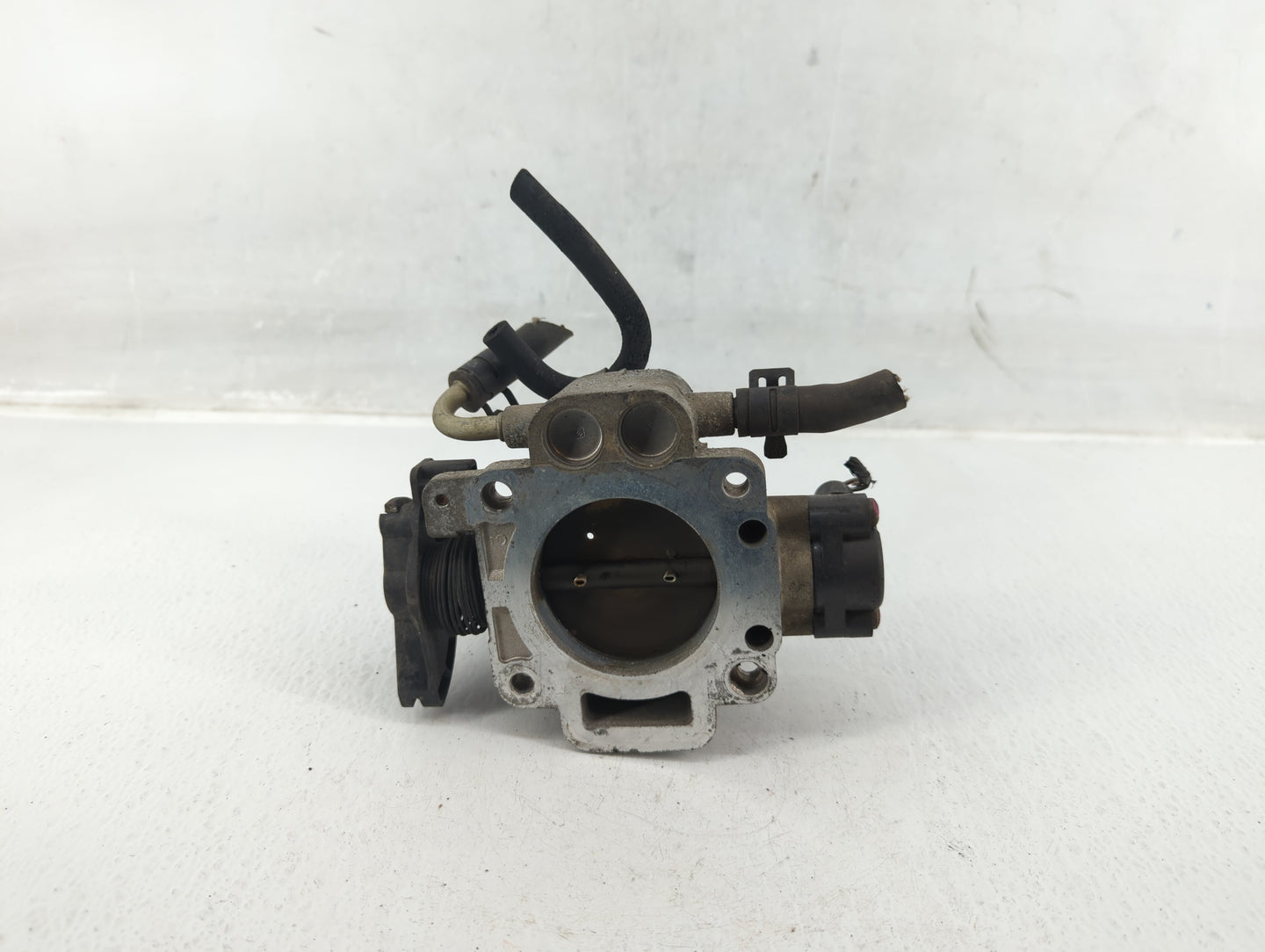 2005-2008 Mazda Tribute Throttle Body P/N:F5RF 9B989 BB Fits Fits 2005 2006 2007 2008 OEM Used Auto Parts - Oemusedautoparts
