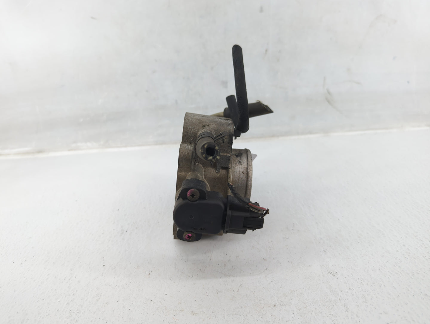 2005-2008 Mazda Tribute Throttle Body P/N:F5RF 9B989 BB Fits Fits 2005 2006 2007 2008 OEM Used Auto Parts - Oemusedautoparts