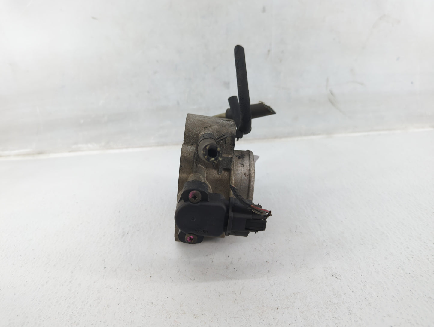 2005-2008 Mazda Tribute Throttle Body P/N:F5RF 9B989 BB Fits Fits 2005 2006 2007 2008 OEM Used Auto Parts - Oemusedautoparts