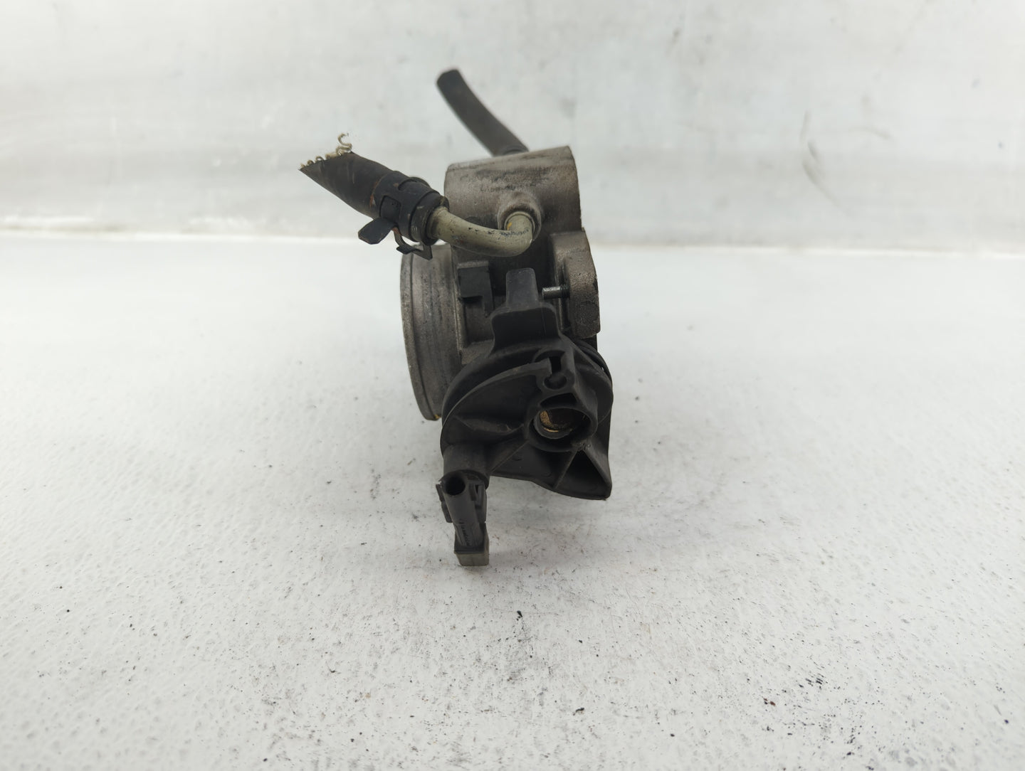 2005-2008 Mazda Tribute Throttle Body Fits Fits 2005 2006 2007 2008 OEM Used Auto Parts - Oemusedautoparts1.com