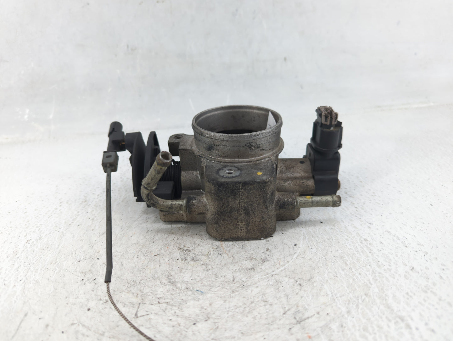 2005-2008 Mazda Tribute Throttle Body Fits Fits 2005 2006 2007 2008 OEM Used Auto Parts - Oemusedautoparts1.com