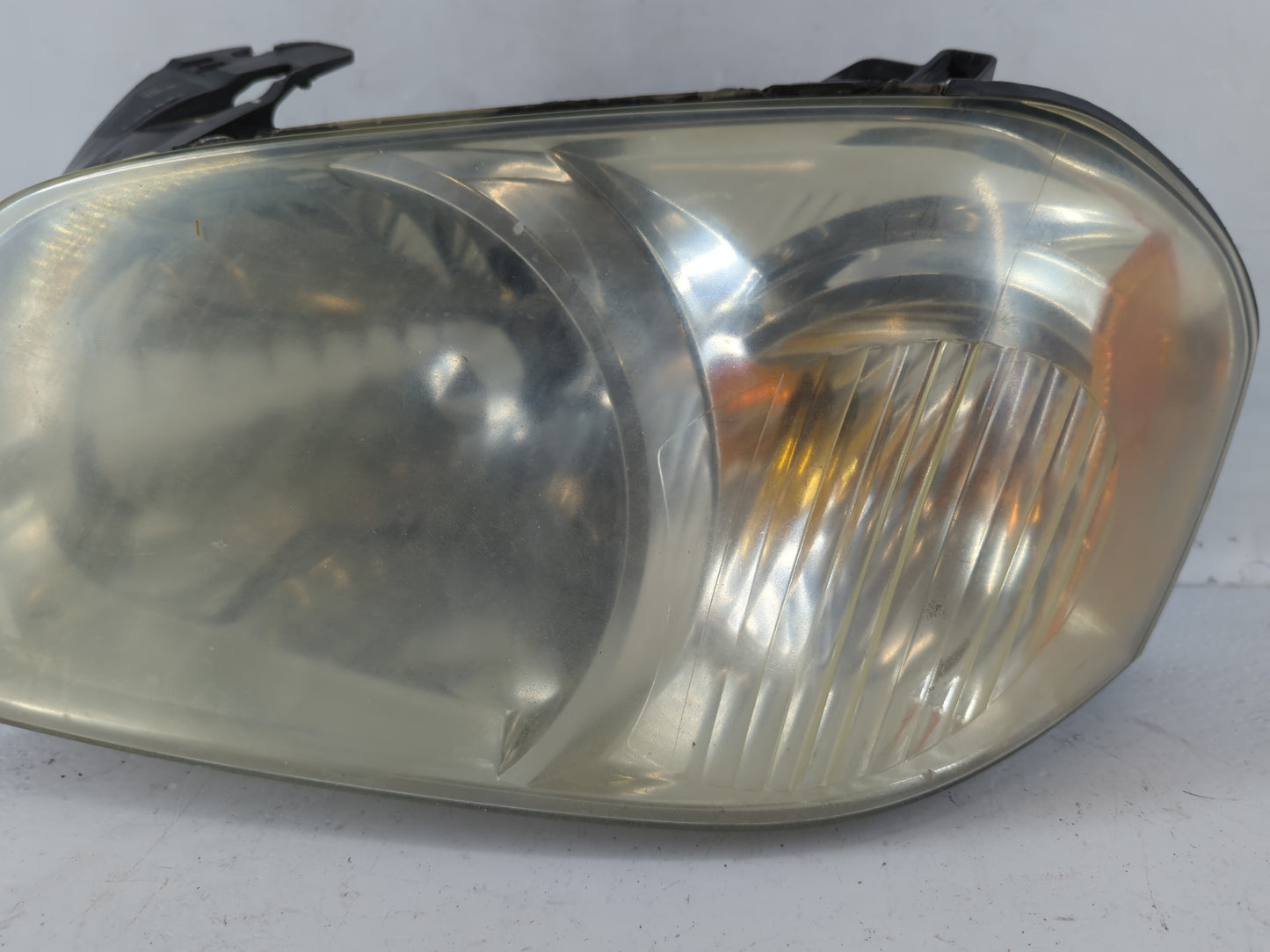 2005-2006 Mazda Tribute Driver Left Oem Head Light Headlight Lamp - Oemusedautoparts1.com