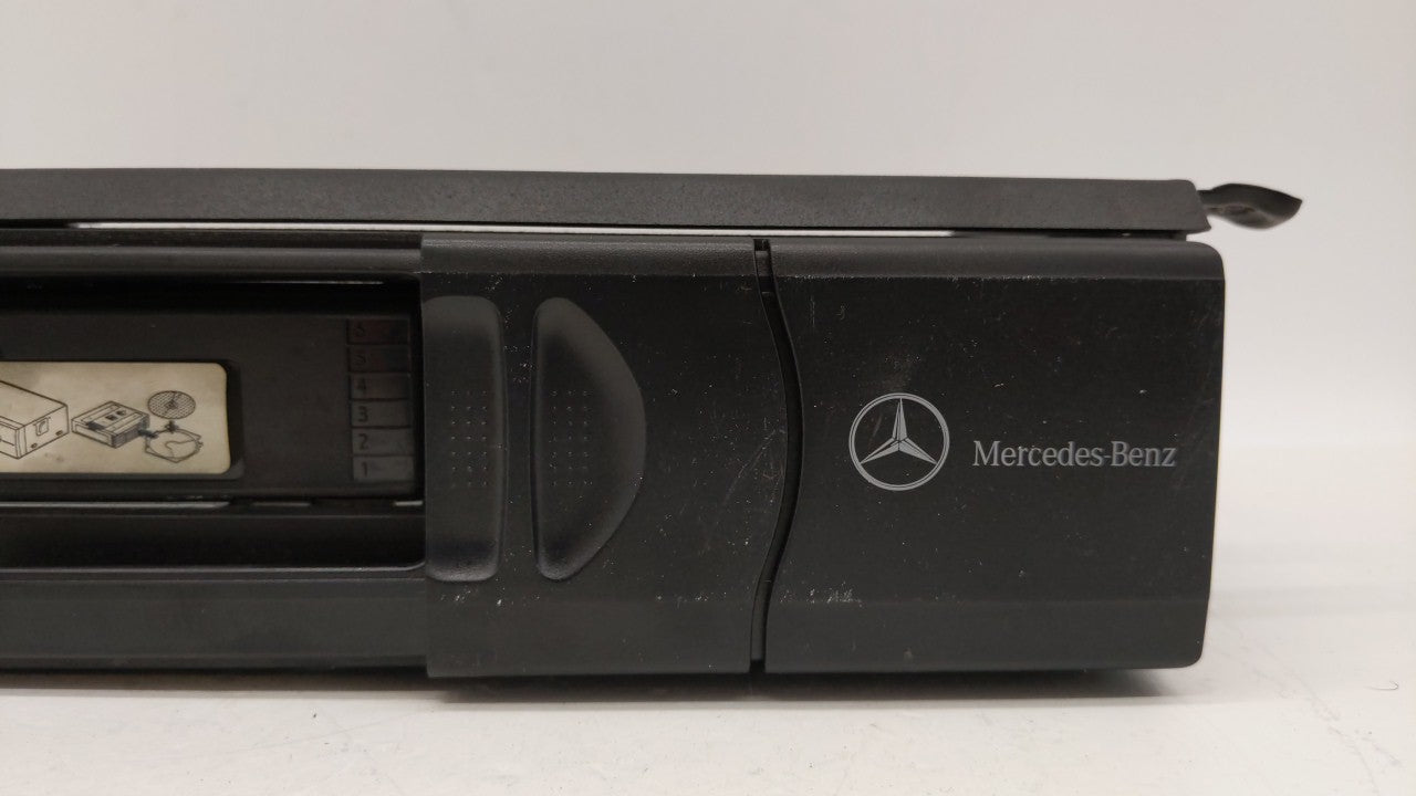 2004-2007 Mercedes-Benz C230 Radio AM FM Cd Player Receiver Replacement P/N:2208274642 A 220 820 60 85 Fits OEM Used Auto Pa