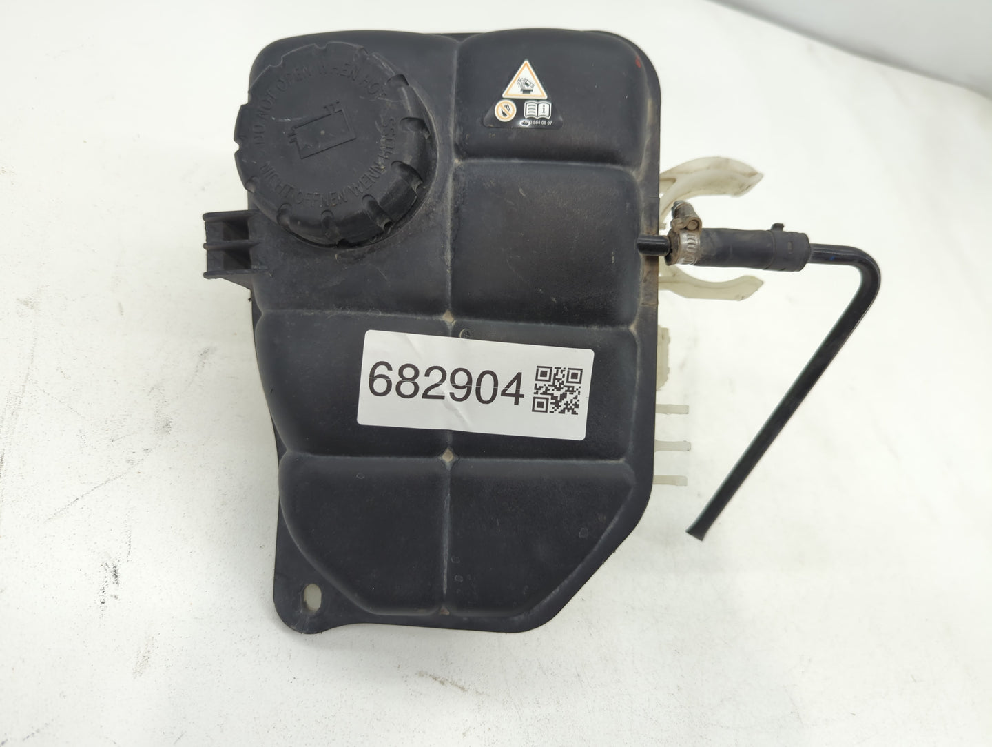 2002-2007 Mercedes-benz C230 Windshield Washer Fluid Reservoir Bottle Oem - Oemusedautoparts1.com