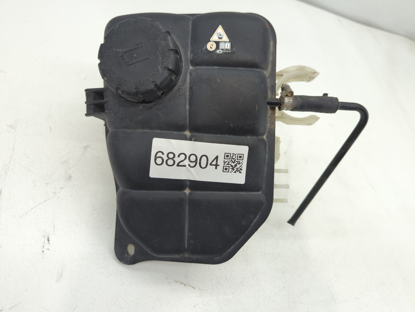 2002-2007 Mercedes-benz C230 Windshield Washer Fluid Reservoir Bottle Oem - Oemusedautoparts1.com