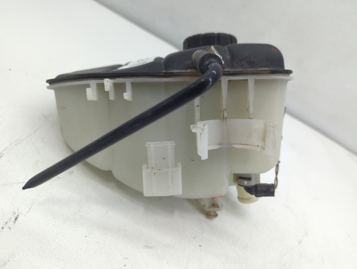 2002-2007 Mercedes-benz C230 Windshield Washer Fluid Reservoir Bottle Oem - Oemusedautoparts1.com