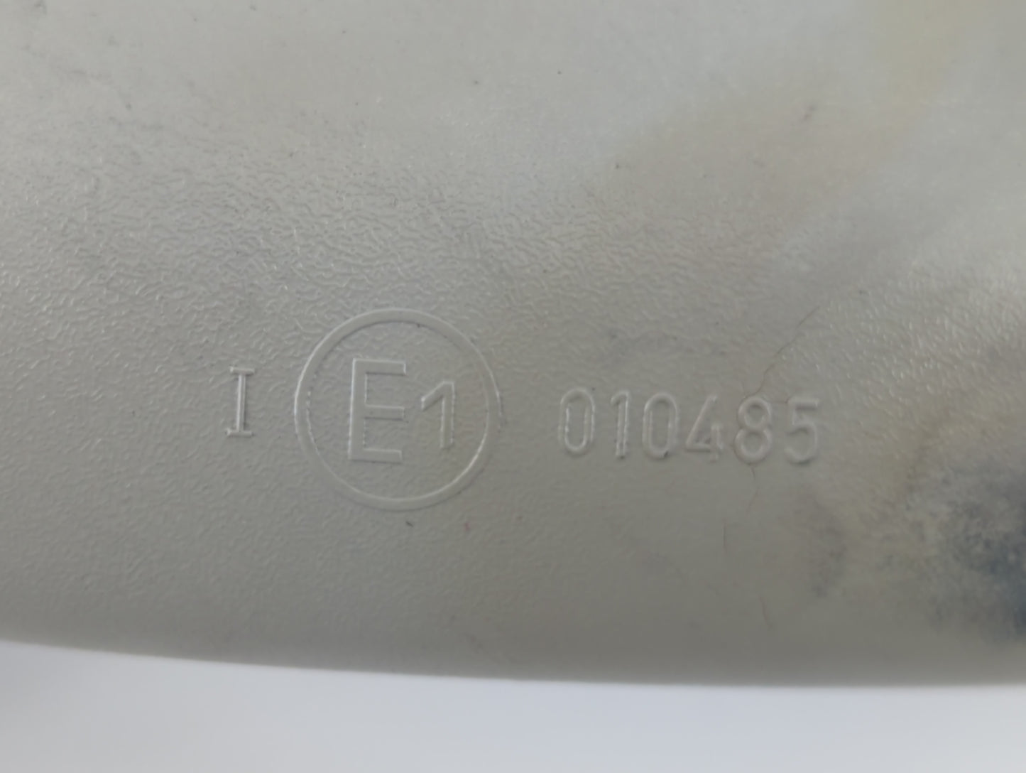 2005 Mercedes-Benz C230 Interior Rear View Mirror Replacement OEM P/N:E1010485 Fits OEM Used Auto Parts - Oemusedautoparts1.