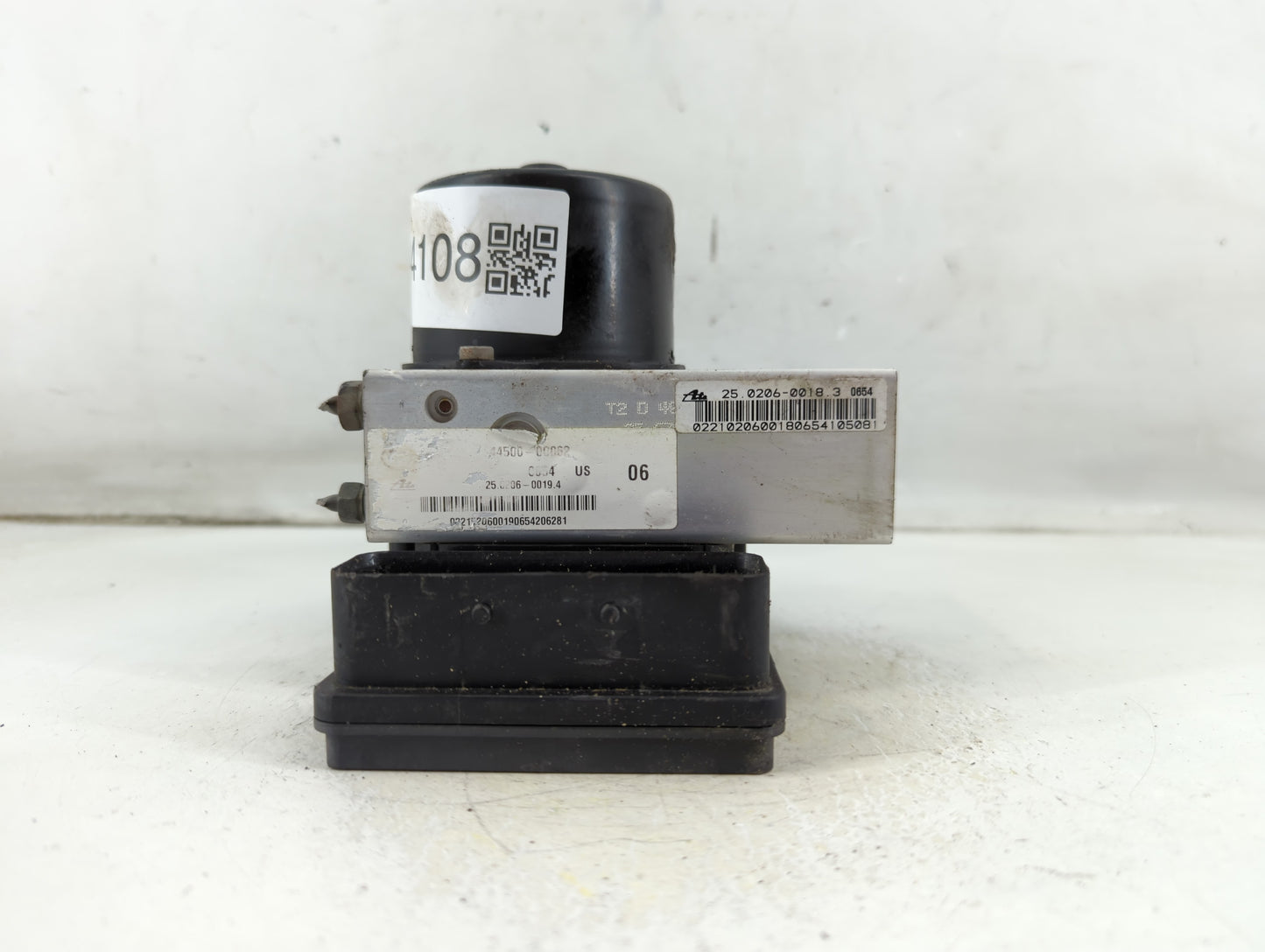 2005 Mercedes-Benz C240 ABS Pump Control Module Replacement P/N:02210206001 Fits OEM Used Auto Parts - Oemusedautoparts1.com