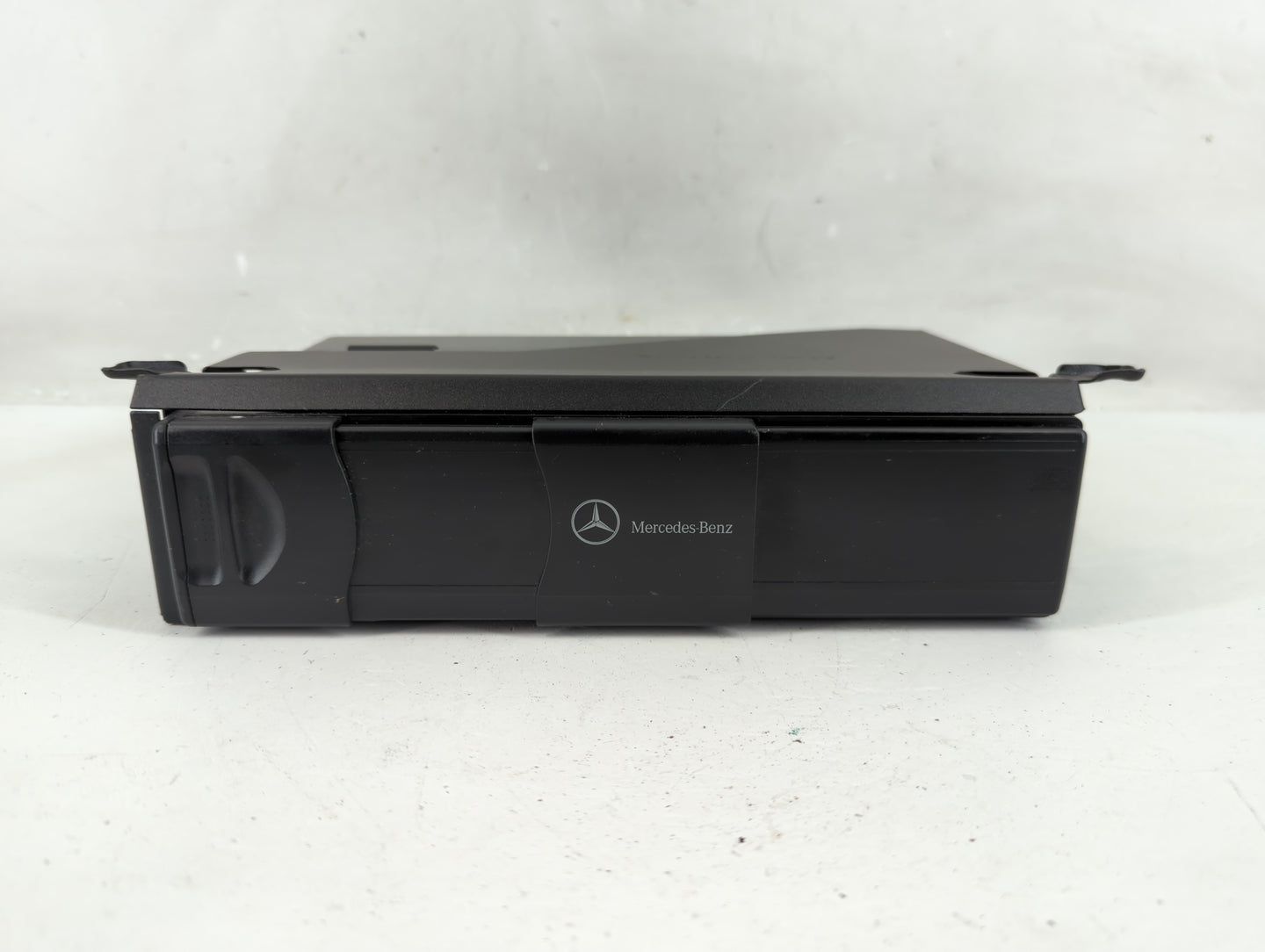 2005 Mercedes-Benz C240 Radio AM FM Cd Player Receiver Replacement P/N:A 203 870 33 89 Fits OEM Used Auto Parts - Oemusedaut