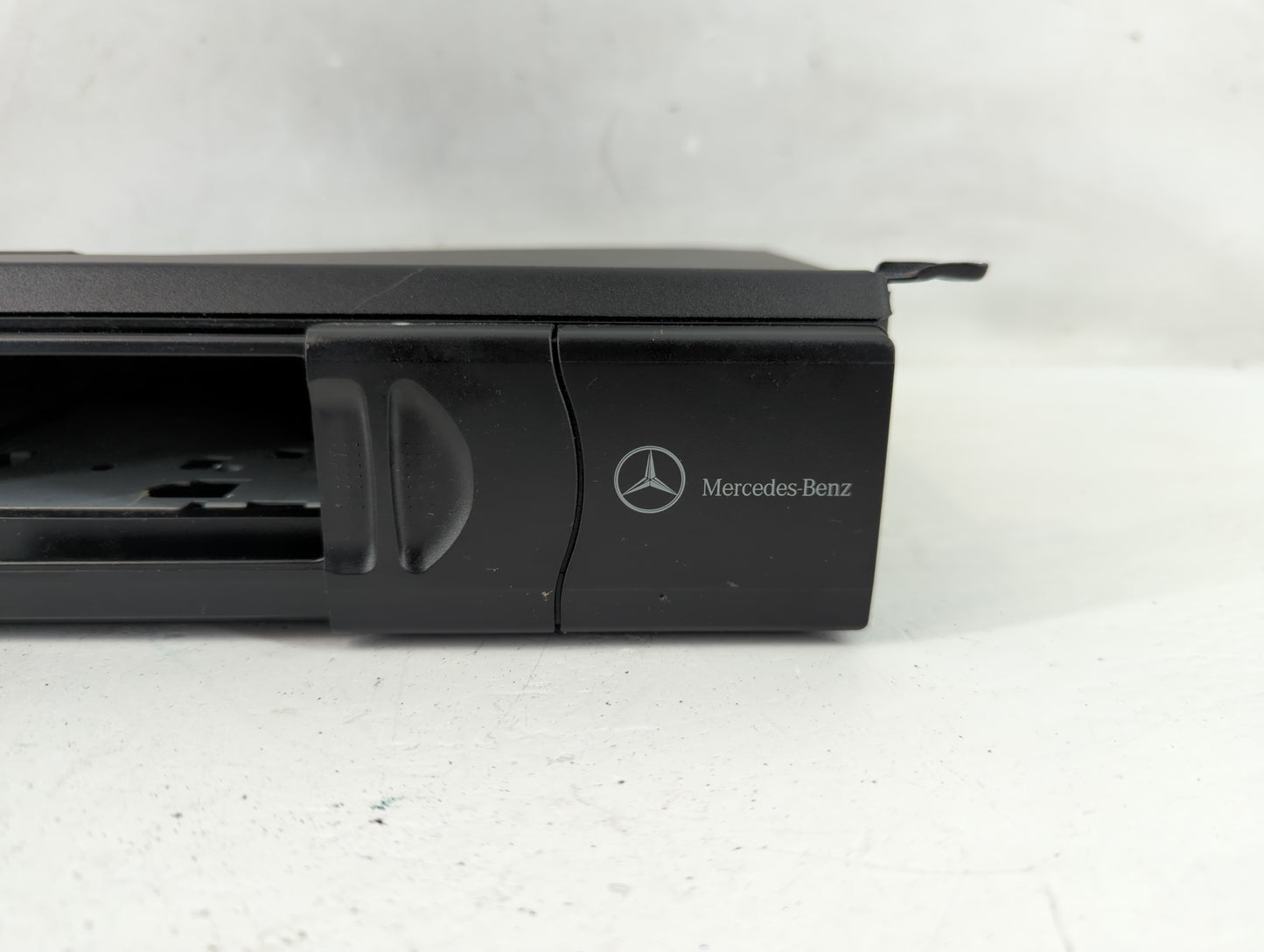 2005 Mercedes-Benz C240 Radio AM FM Cd Player Receiver Replacement P/N:A 203 870 33 89 Fits OEM Used Auto Parts - Oemusedaut