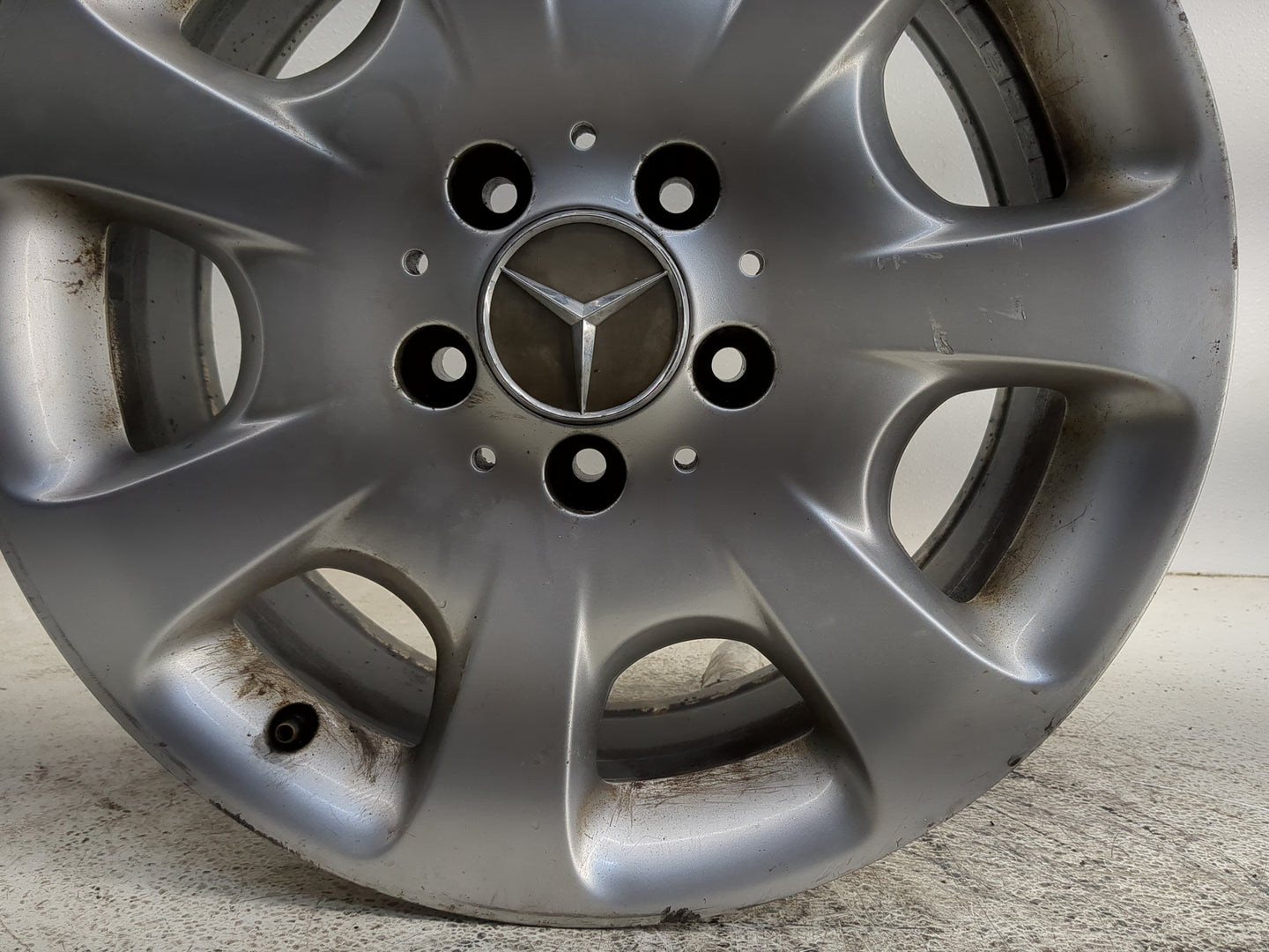 2005-2005 Mercedes-benz C240 Oem Wheel Rim 1325338 - Oemusedautoparts1.com