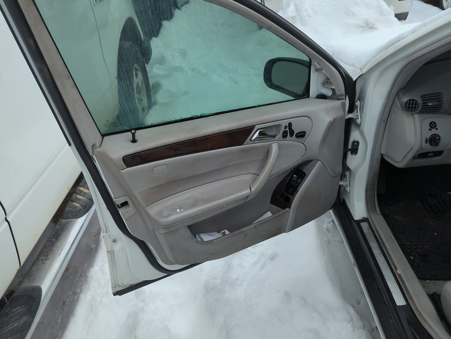 2005 Mercedes-benz C240 Front Left Driver Interior Door Panel Trim - Oemusedautoparts1.com