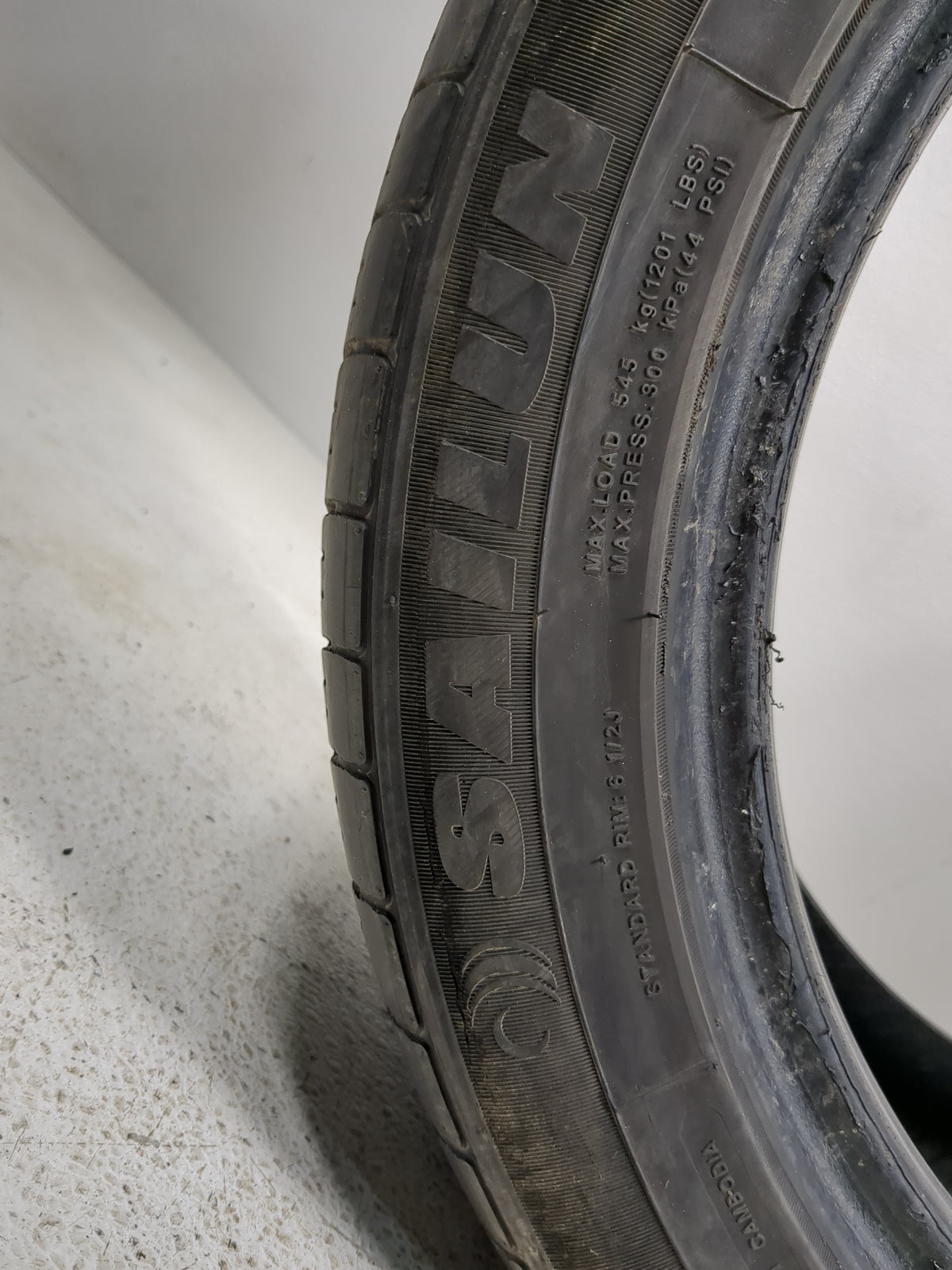 Used Tire 205/50R16 SAILUN ATREZZO SH408 87V - Tread Depth 8/32 - Oemusedautoparts1.com