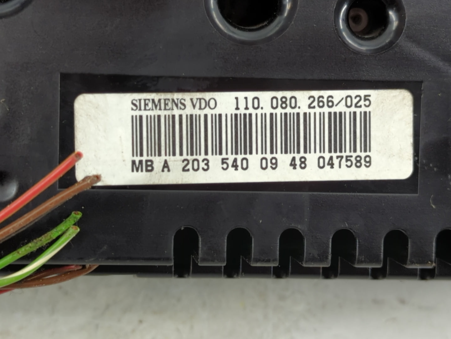 2003-2005 Mercedes-Benz C320 Instrument Cluster Speedometer Gauges P/N:A 203 540 09 48 Fits Fits 2003 2004 2005 OEM Used Aut