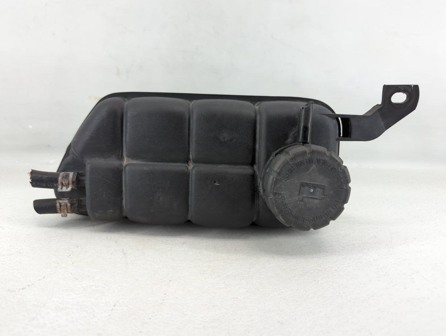 2000 Mercedes-benz Cl500 Radiator Coolant Overflow Expansion Tank Bottle - Oemusedautoparts1.com