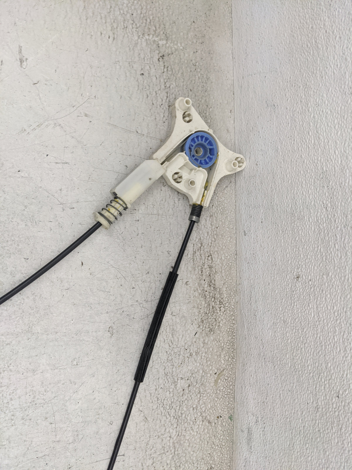 2003-2005 Mercedes-benz Clk320 Used Window Regulator Passenger Front - Oemusedautoparts1.com