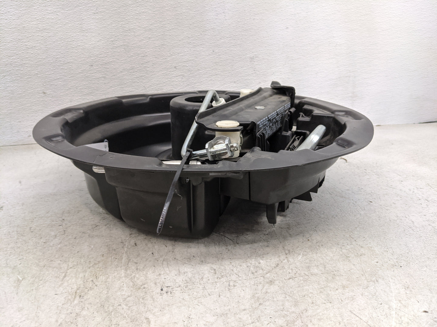 2005 Mercedes-benz Clk500 Spare Scissor Car Jack Black - Oemusedautoparts1.com