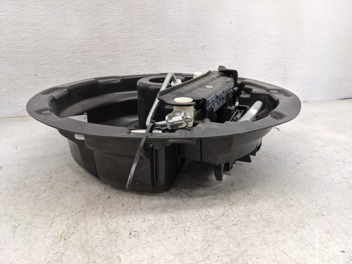 2005 Mercedes-benz Clk500 Spare Scissor Car Jack Black - Oemusedautoparts1.com