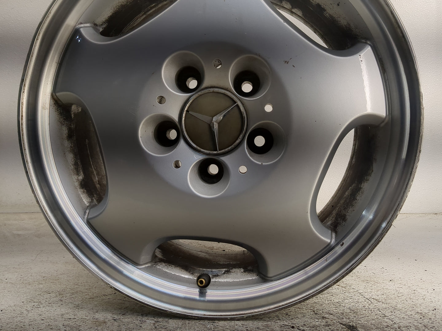 Mercedes-benz E200 Oem Wheel Rim - Oemusedautoparts1.com