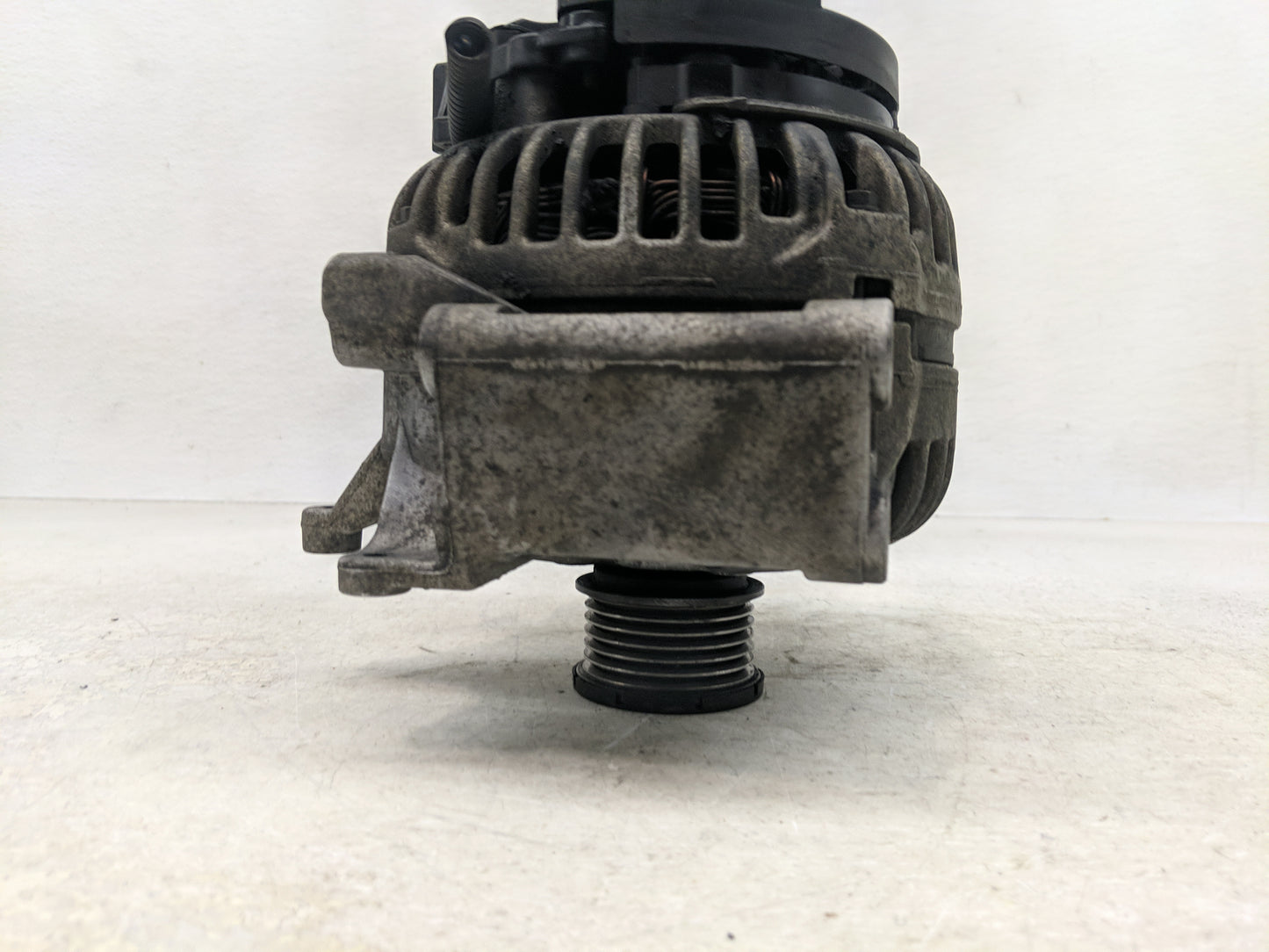 2005-2006 Mercedes-Benz E320 Alternator Replacement Generator Charging Assembly Engine OEM P/N:A 013 154 0002 0 124 625 014 