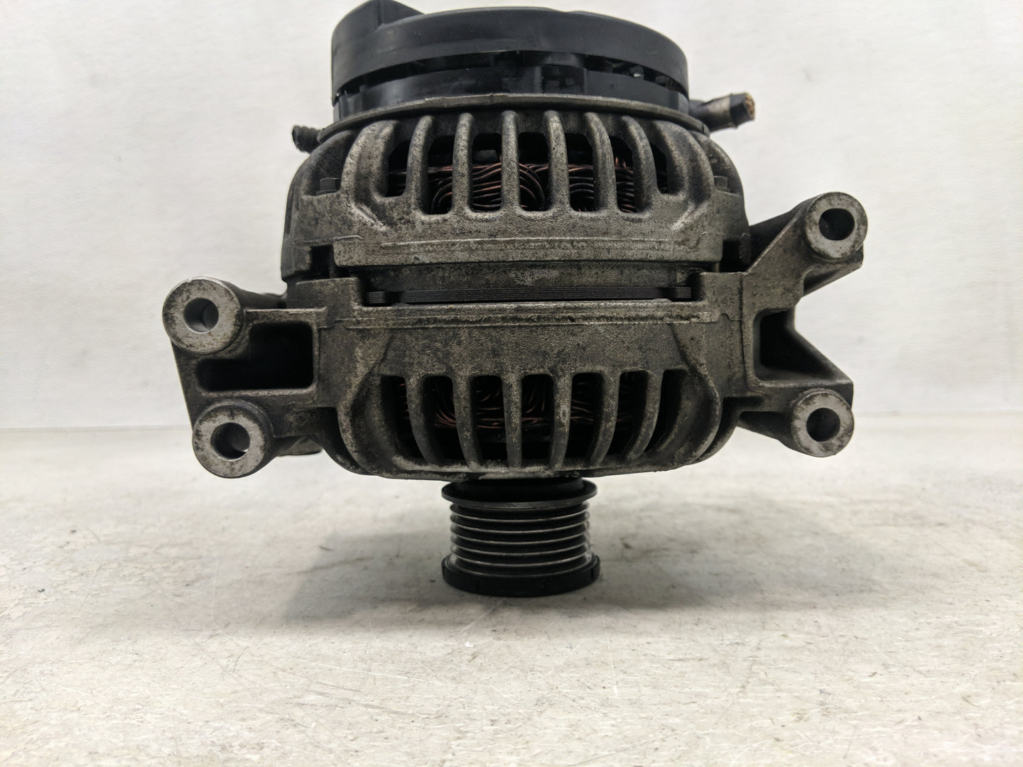 2005-2006 Mercedes-Benz E320 Alternator Replacement Generator Charging Assembly Engine OEM P/N:A 013 154 0002 0 124 625 014 