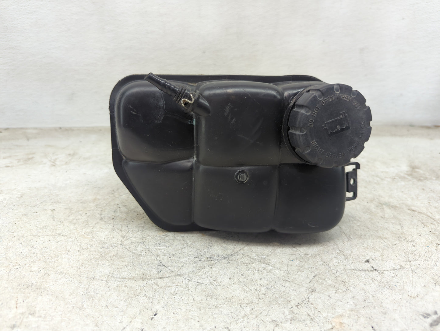 2003 Mercedes-benz E320 Radiator Coolant Overflow Expansion Tank Bottle - Oemusedautoparts1.com