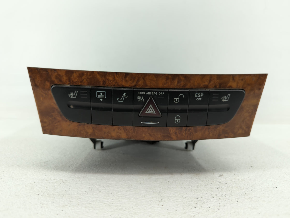 2003-2006 Mercedes-benz E320 Information Radio Display Screen - Oemusedautoparts1.com