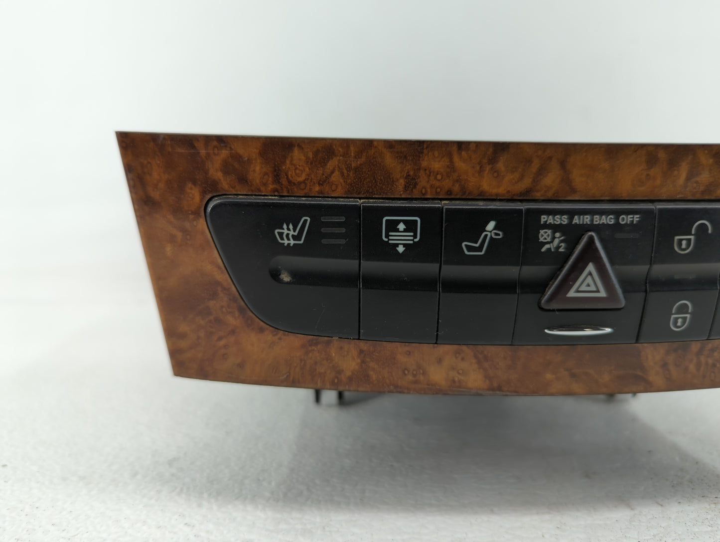 2003-2006 Mercedes-benz E320 Information Display Screen - Oemusedautoparts1.com