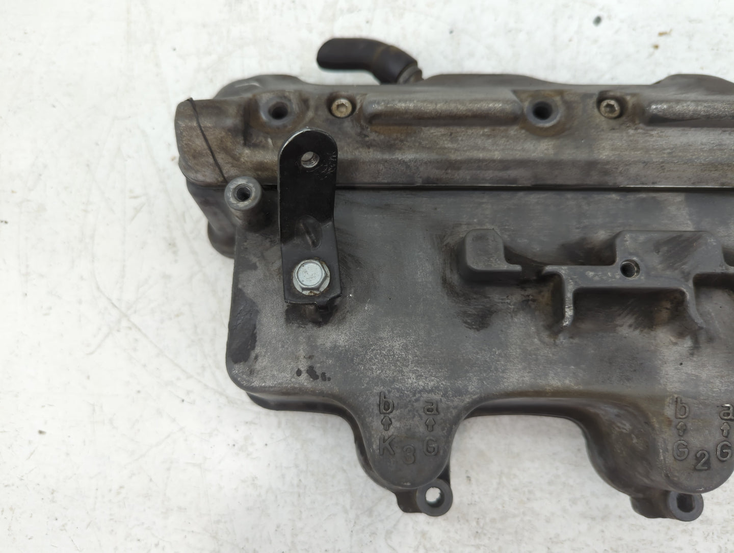 2005 Mercedes-Benz E320 Driver Left Cylinder Head Valve Cover P/N:A112 016 03 05 Fits OEM Used Auto Parts - Oemusedautoparts