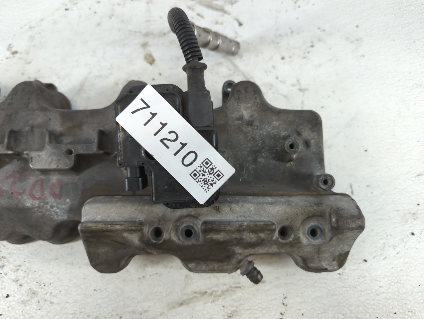 2005 Mercedes-Benz E320 Driver Left Cylinder Head Valve Cover P/N:A112 016 03 05 Fits OEM Used Auto Parts - Oemusedautoparts