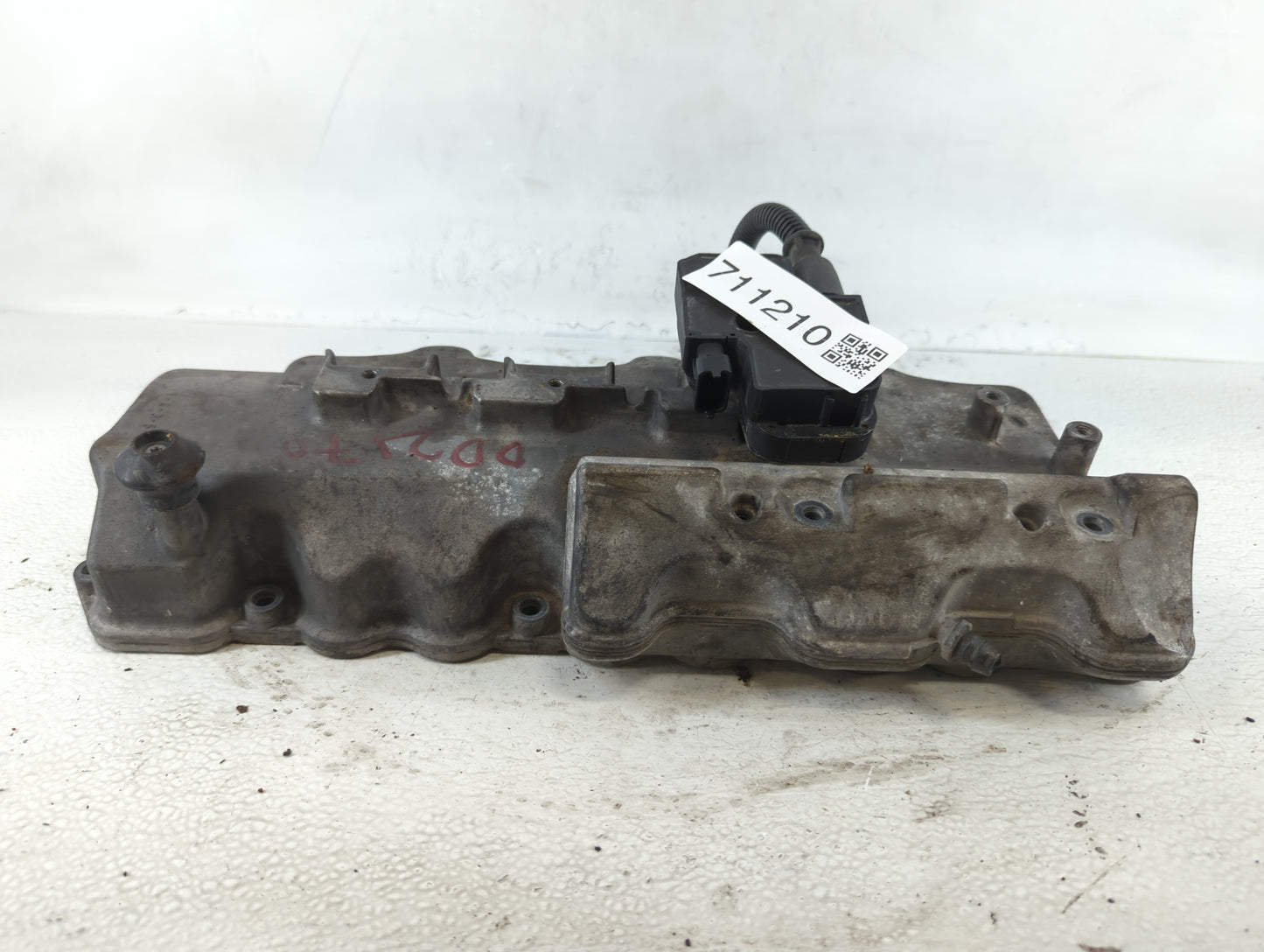 2005 Mercedes-Benz E320 Driver Left Cylinder Head Valve Cover P/N:A112 016 03 05 Fits OEM Used Auto Parts - Oemusedautoparts