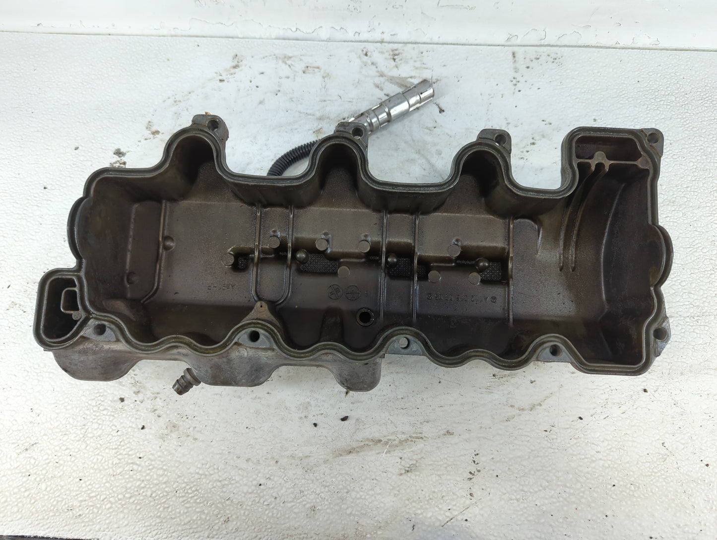 2005 Mercedes-Benz E320 Driver Left Cylinder Head Valve Cover P/N:A112 016 03 05 Fits OEM Used Auto Parts - Oemusedautoparts