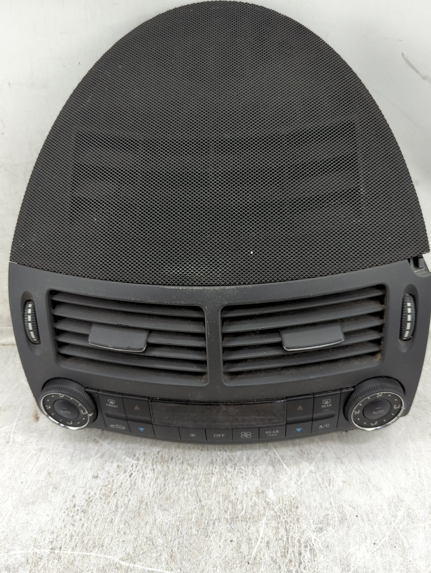 2005 Mercedes-Benz E500 Climate Control Module Temperature AC/Heater Replacement P/N:2118301585 Q:00023404 Fits OEM Used Aut