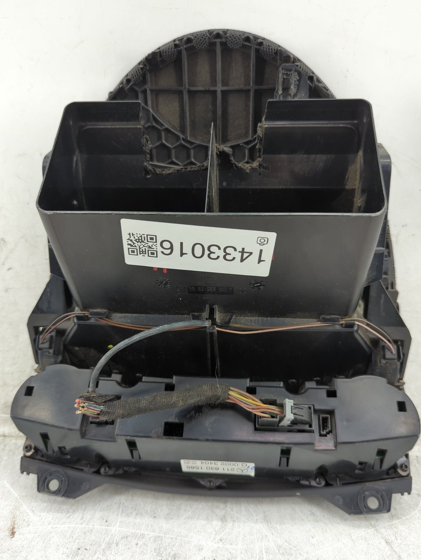 2005 Mercedes-Benz E500 Climate Control Module Temperature AC/Heater Replacement P/N:2118301585 Q:00023404 Fits OEM Used Aut