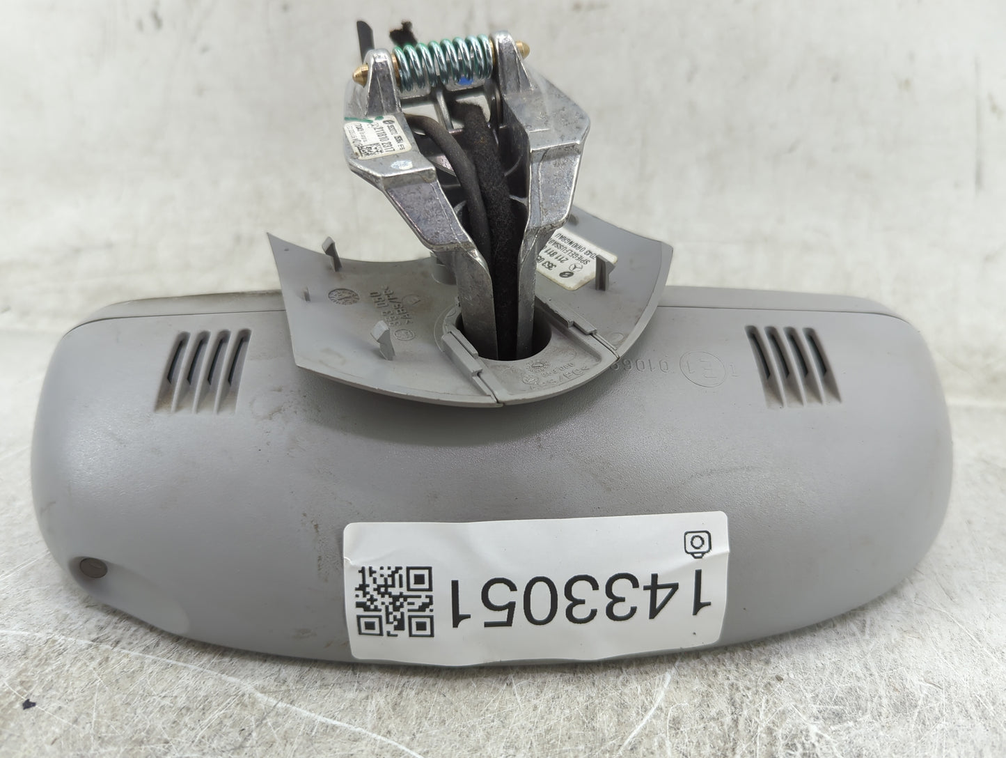 2005 Mercedes-Benz E500 Interior Rear View Mirror Replacement OEM P/N:211 811 0107 Fits OEM Used Auto Parts - Oemusedautopar