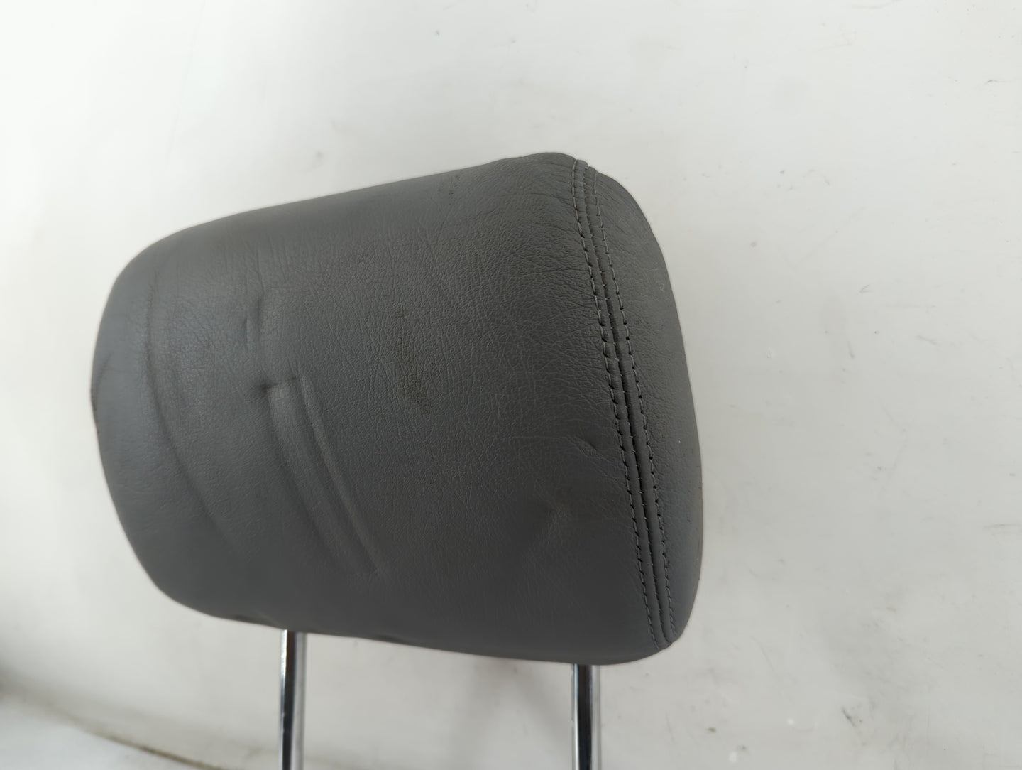 2005 Mercedes-Benz Ml250 Headrest Head Rest Front Driver Passenger Seat Fits Fits 2000 2001 2002 2003 2004 OEM Used Auto Par