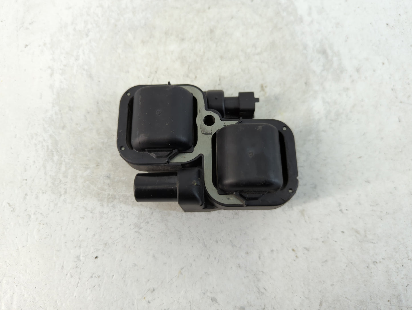 2003-2005 Mercedes-benz Ml350 Ignition Coil Igniter Pack - Oemusedautoparts1.com