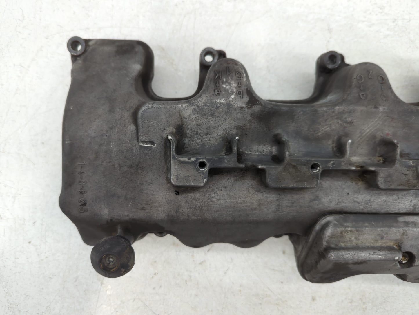 2005 Mercedes-Benz Ml350 Driver Left Cylinder Head Valve Cover P/N:A112 016 06 05 Fits OEM Used Auto Parts - Oemusedautopart