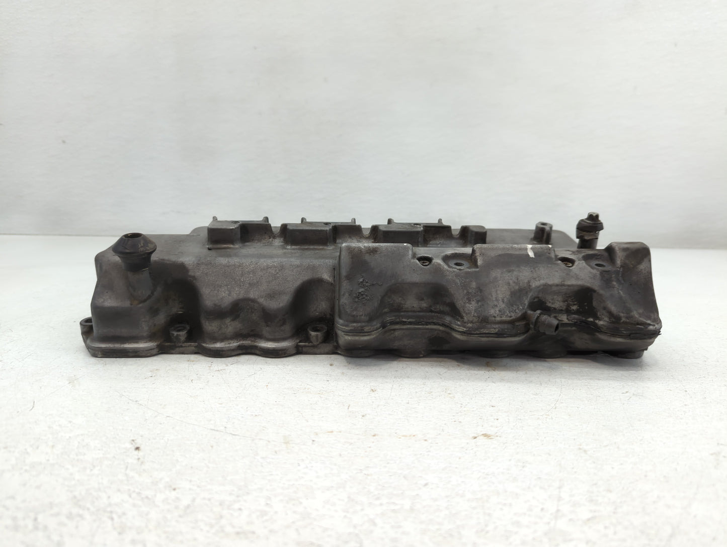 2005 Mercedes-Benz Ml350 Driver Left Cylinder Head Valve Cover P/N:A112 016 06 05 Fits OEM Used Auto Parts - Oemusedautopart