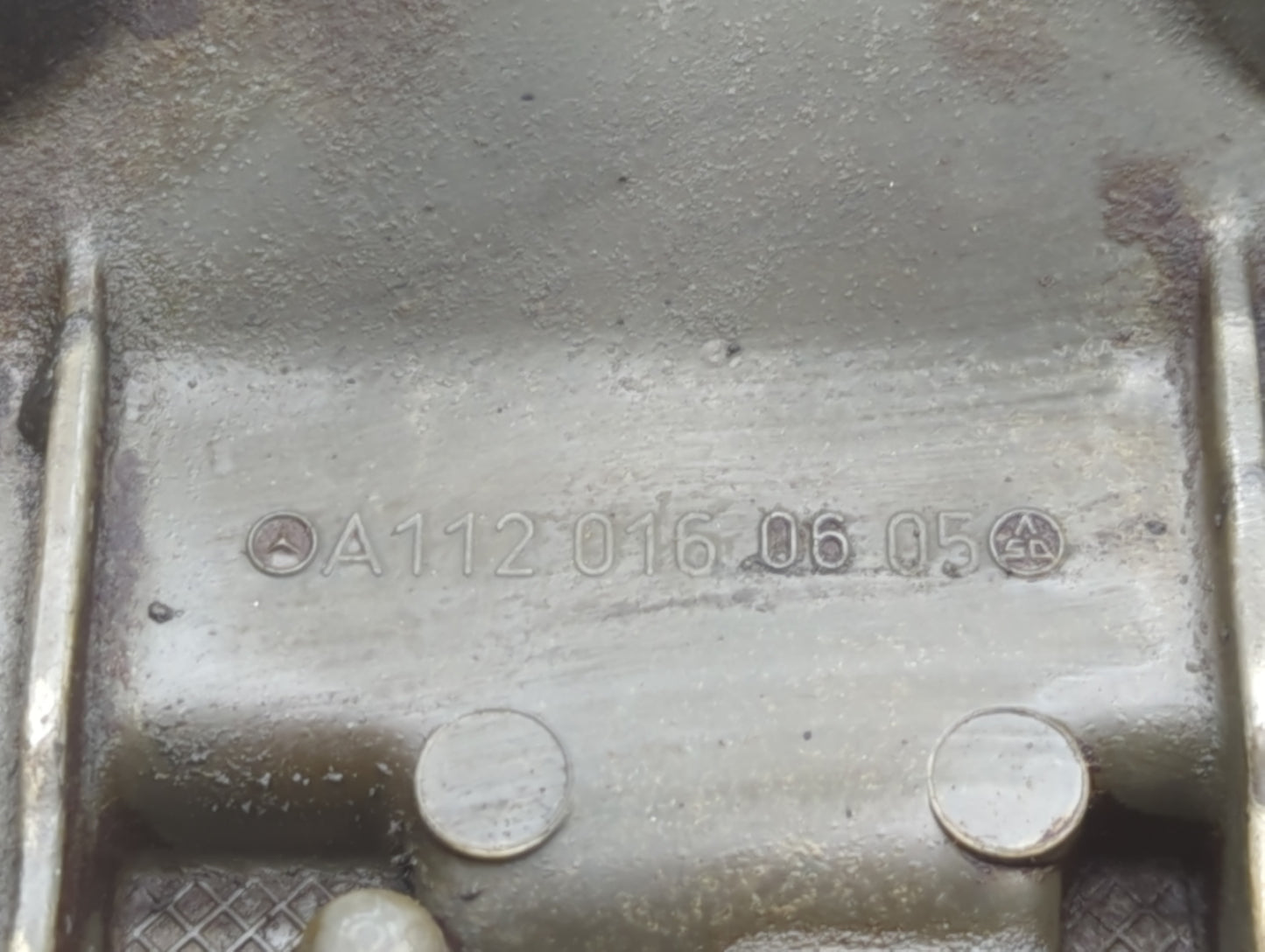2005 Mercedes-Benz Ml350 Driver Left Cylinder Head Valve Cover P/N:A112 016 06 05 Fits OEM Used Auto Parts - Oemusedautopart
