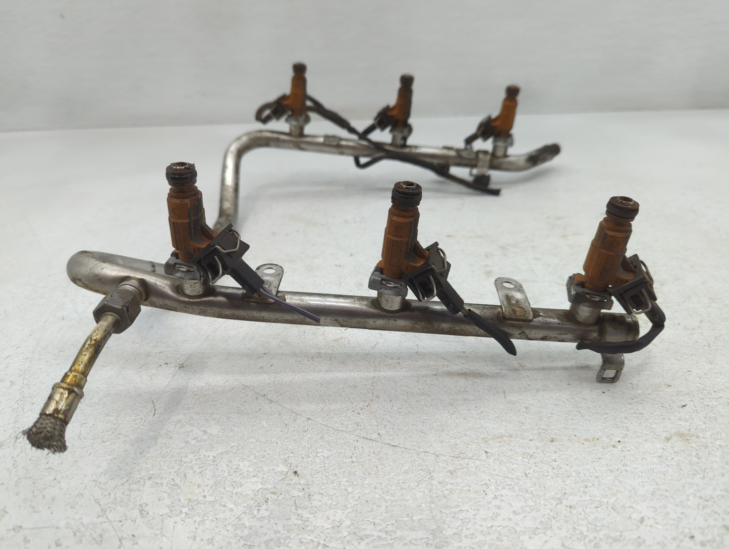 2005 Mercedes-Benz Ml350 Fuel Injectors P/N:A 112 70 10 95 Fits OEM Used Auto Parts - Oemusedautoparts1.com
